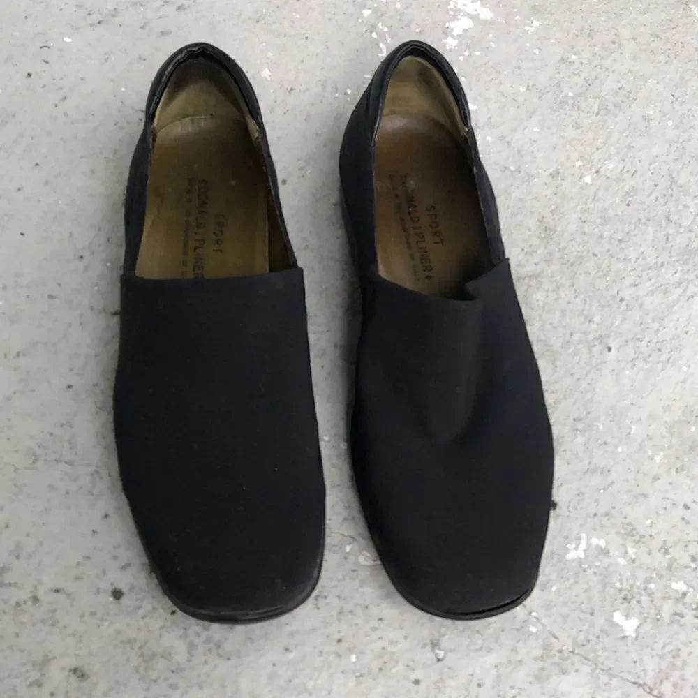 Donald Pliner Navata slip ons
